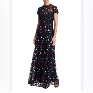 Monique Lhullier embroidered Gown size 6 Brand new with tags!